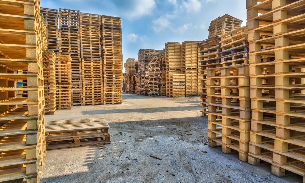 How Your Business Benefits From Reconditioned Wood Pallets