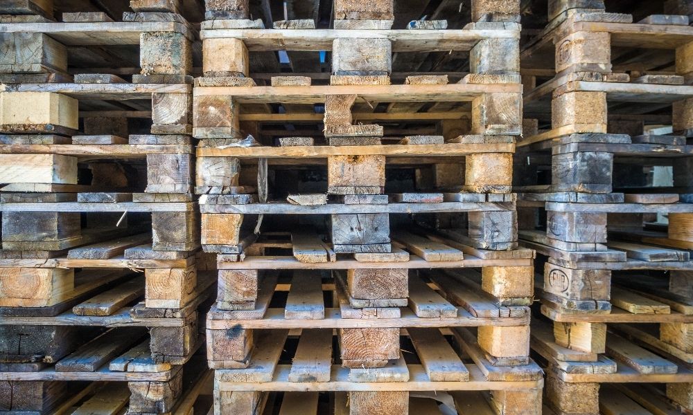 Reasons Your Business Needs a Pallet Disposal Program